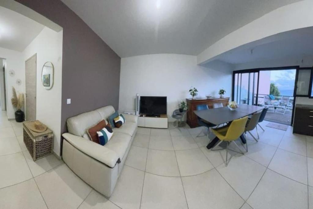 Le 136 Belle Vue Apartment เลอโกซิเยร์ ภายนอก รูปภาพ